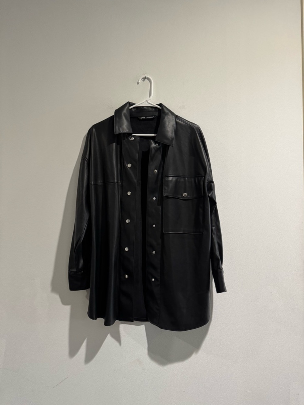 ZARA Black Faux Leather Oversized Shirt Jacket XS | Chic Shacket 🤍🖤 - Picture 2 of 5